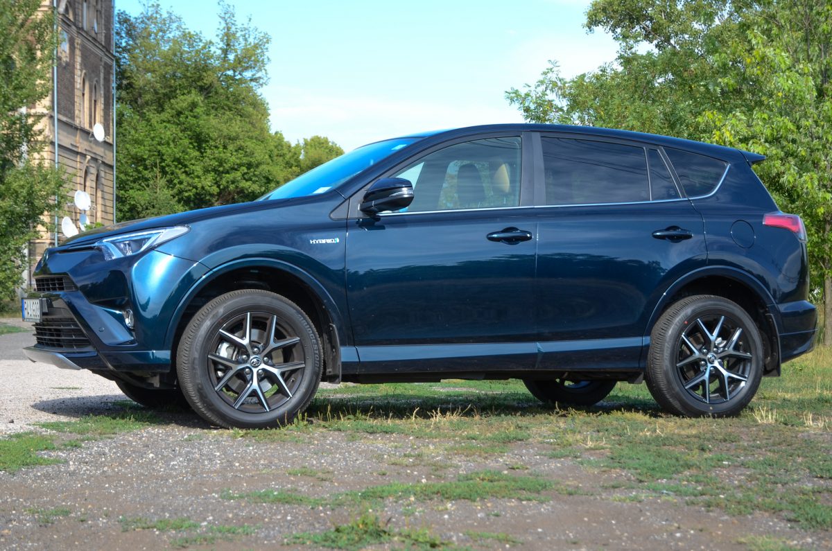 TOYOTA RAV 4
