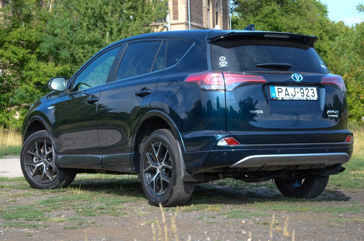 TOYOTA RAV 4