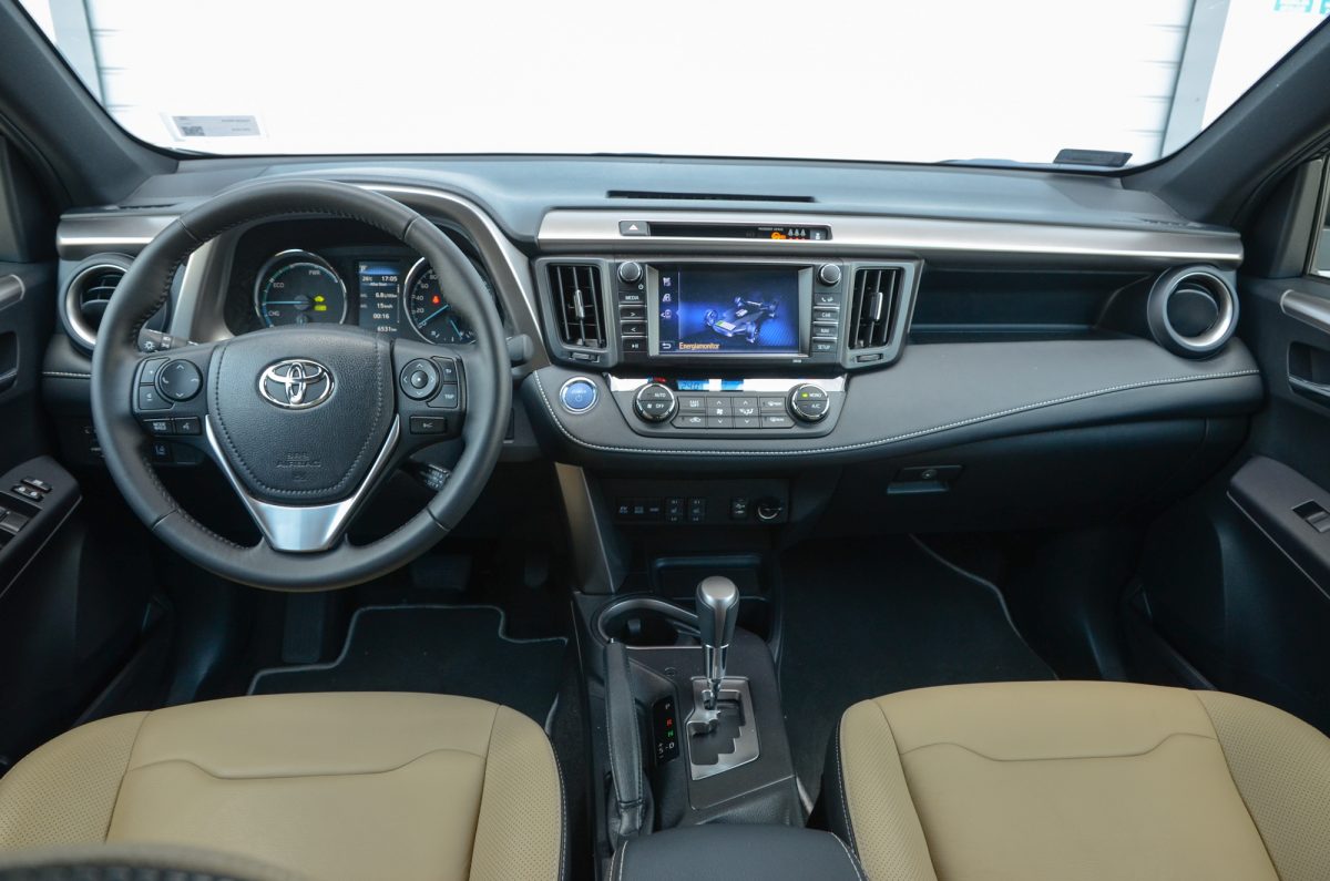TOYOTA RAV 4