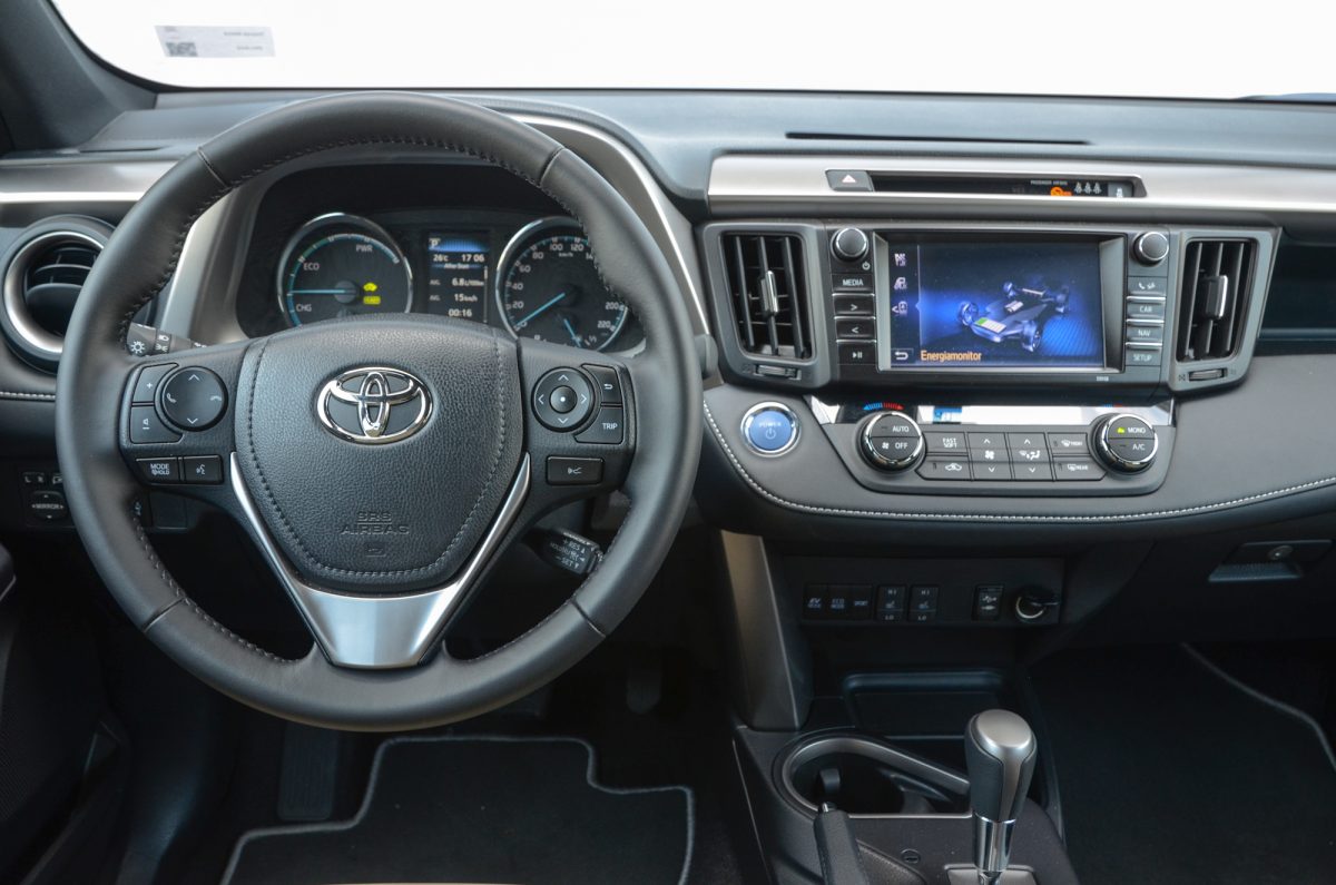 TOYOTA RAV 4