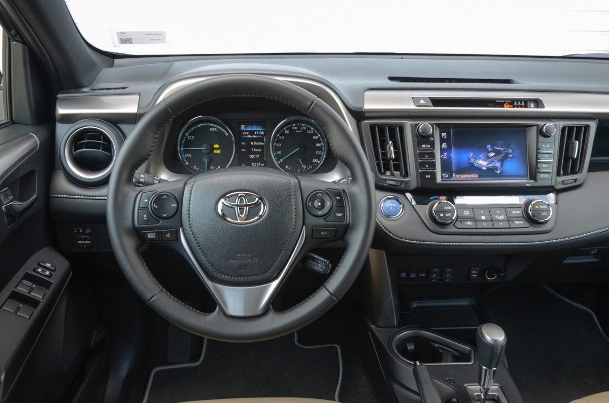 TOYOTA RAV 4