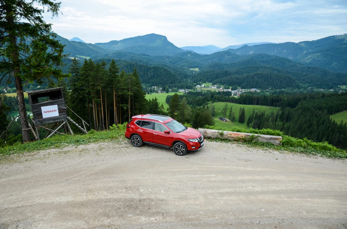 NISSAN X-TRAIL