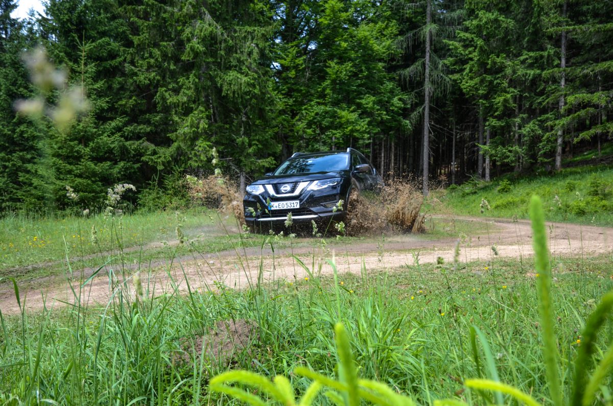 NISSAN X-TRAIL