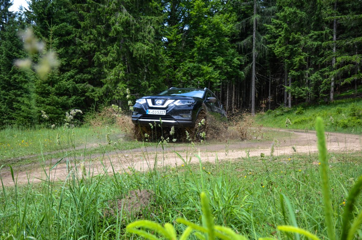 NISSAN X-TRAIL