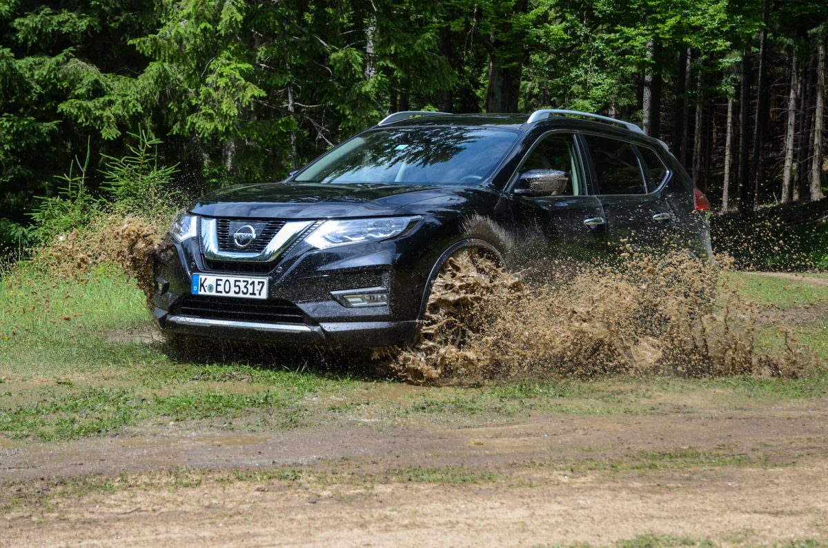 NISSAN X-TRAIL