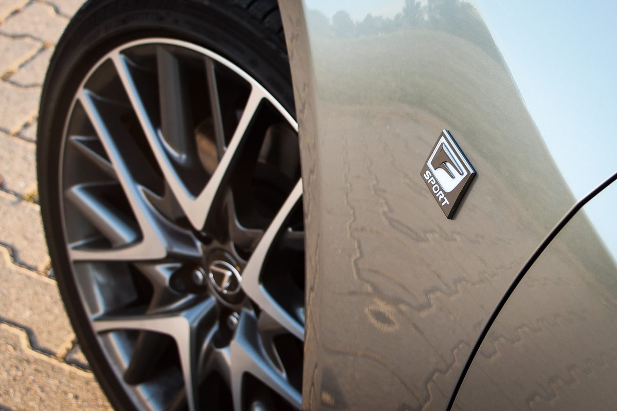 LEXUS RC-F
