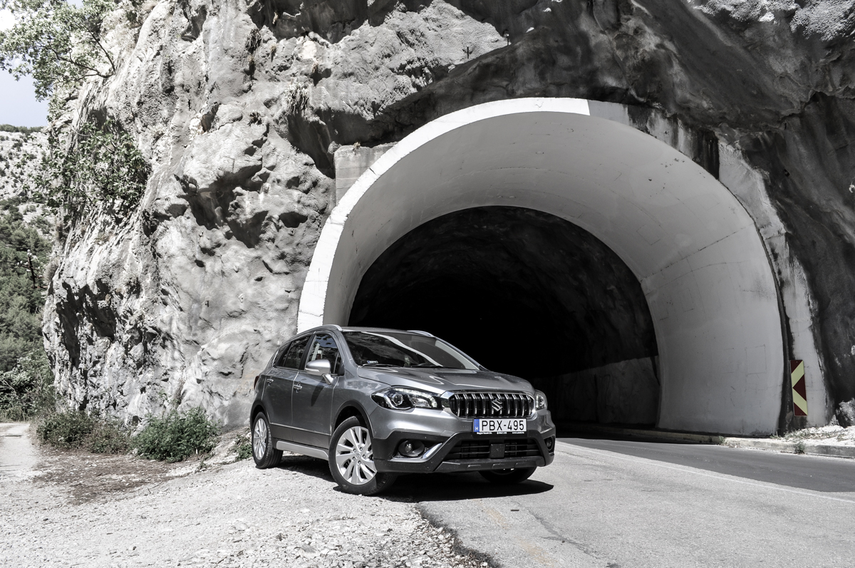 SUZUKI SX4 S-CROSS