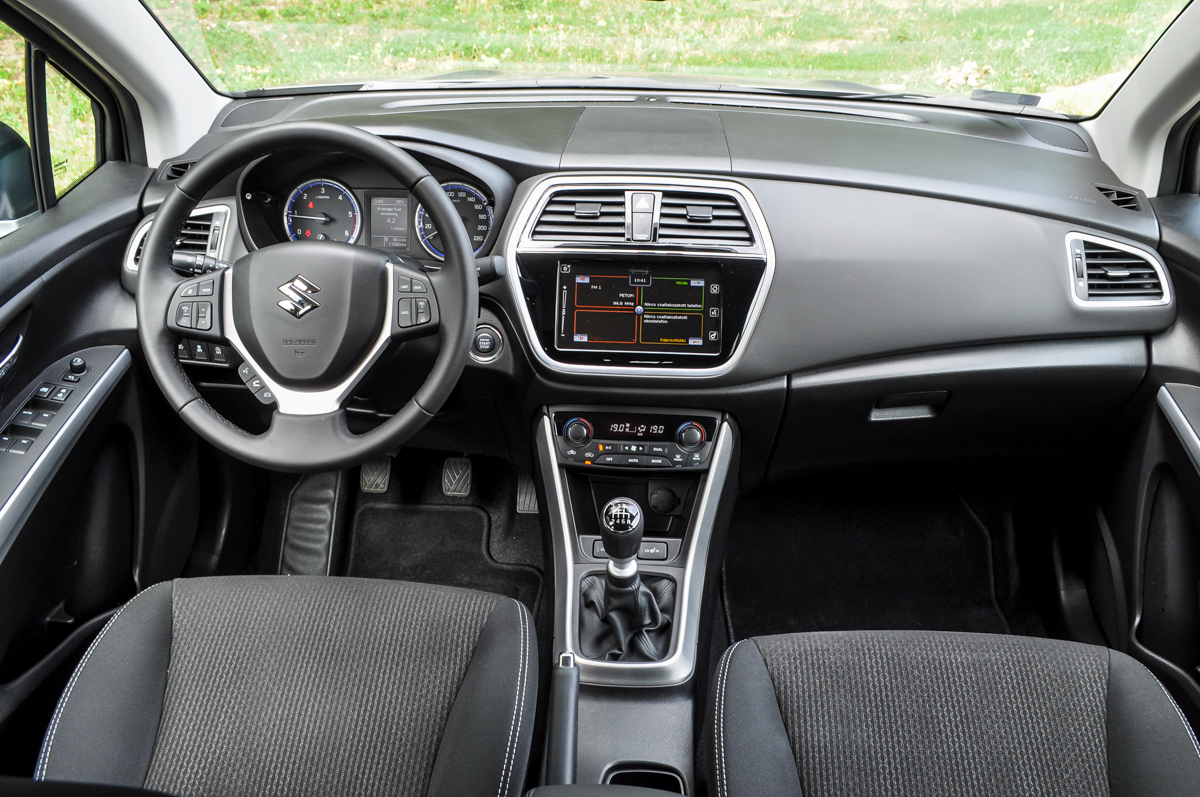 SUZUKI SX4 S-CROSS