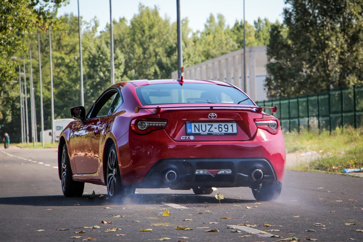TOYOTA GT86