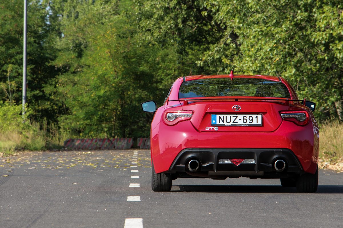TOYOTA GT86
