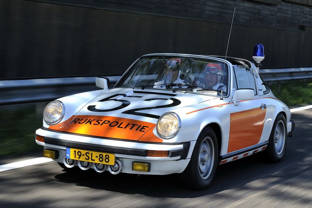PORSCHE 911