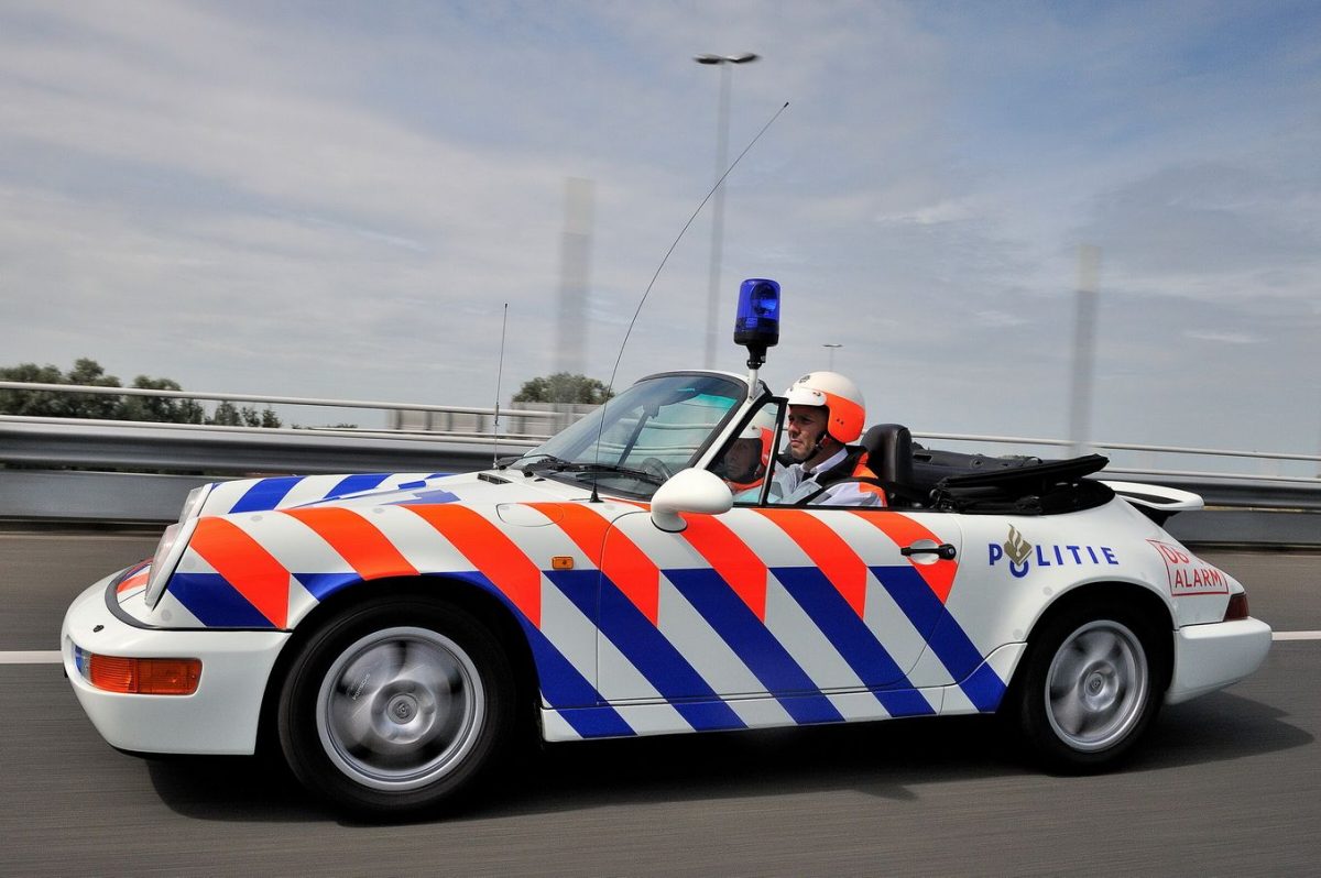 PORSCHE 911