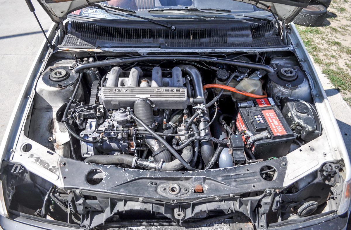 PEUGEOT 205