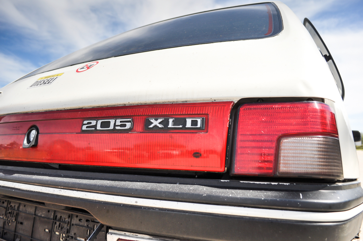 PEUGEOT 205
