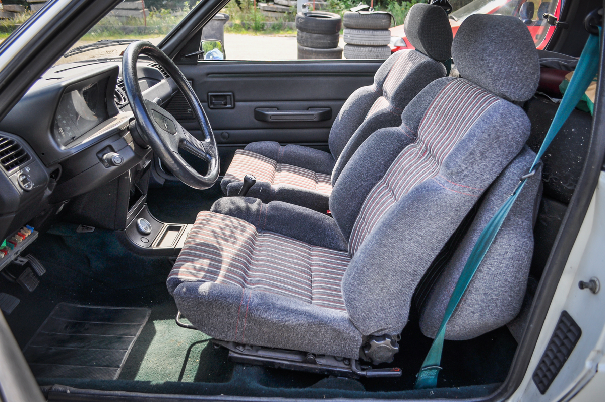PEUGEOT 205