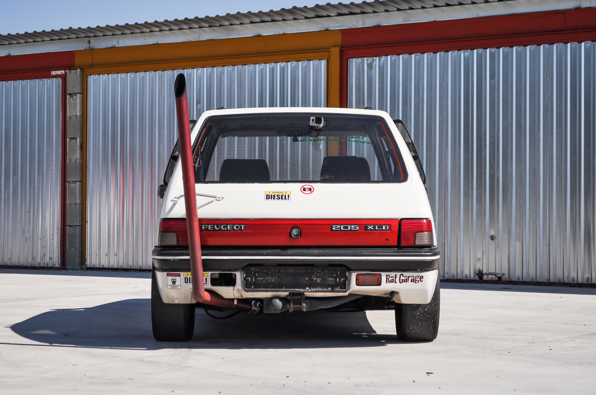 PEUGEOT 205