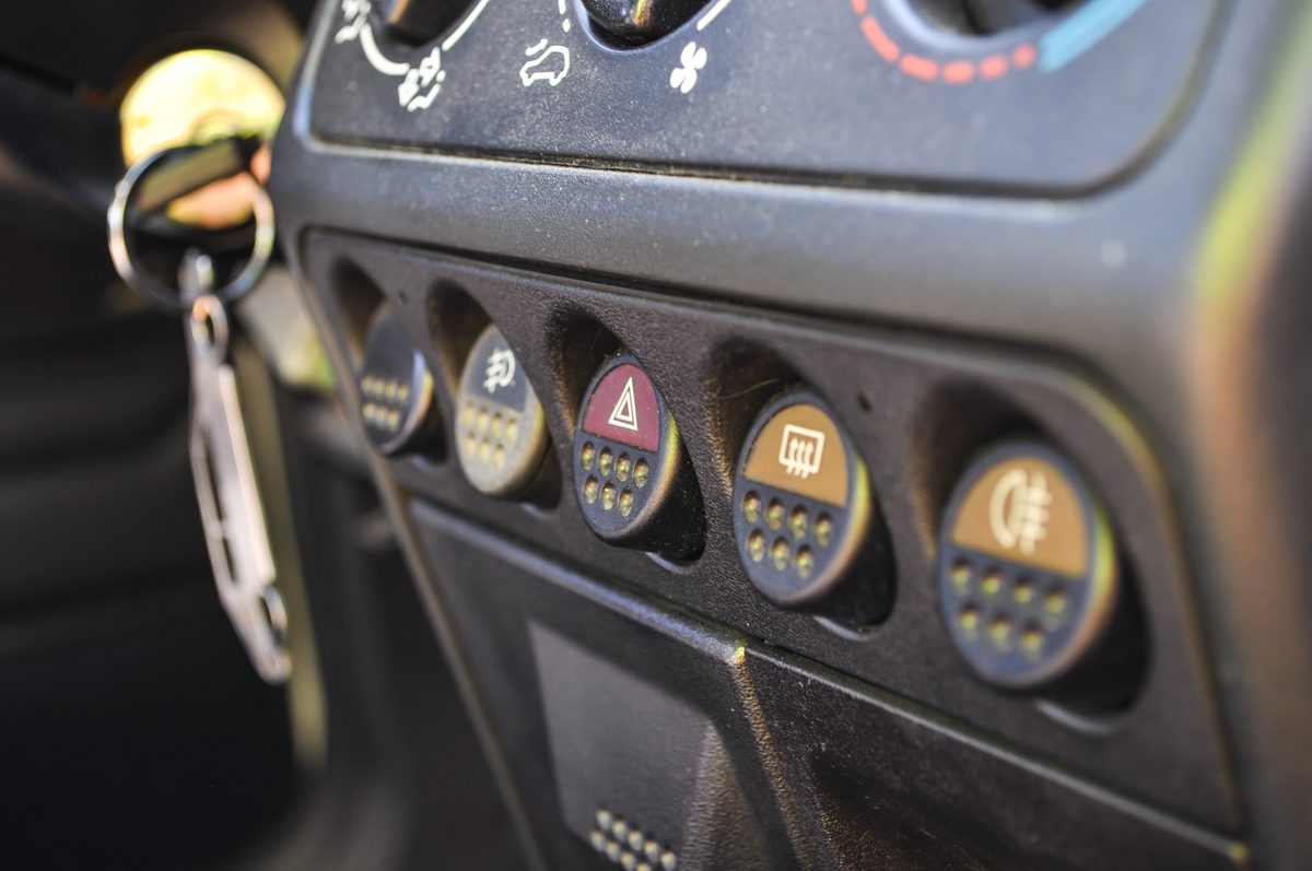 PEUGEOT 205