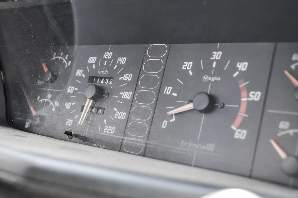 PEUGEOT 205