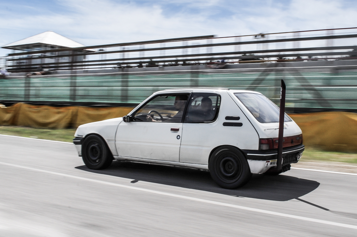 PEUGEOT 205