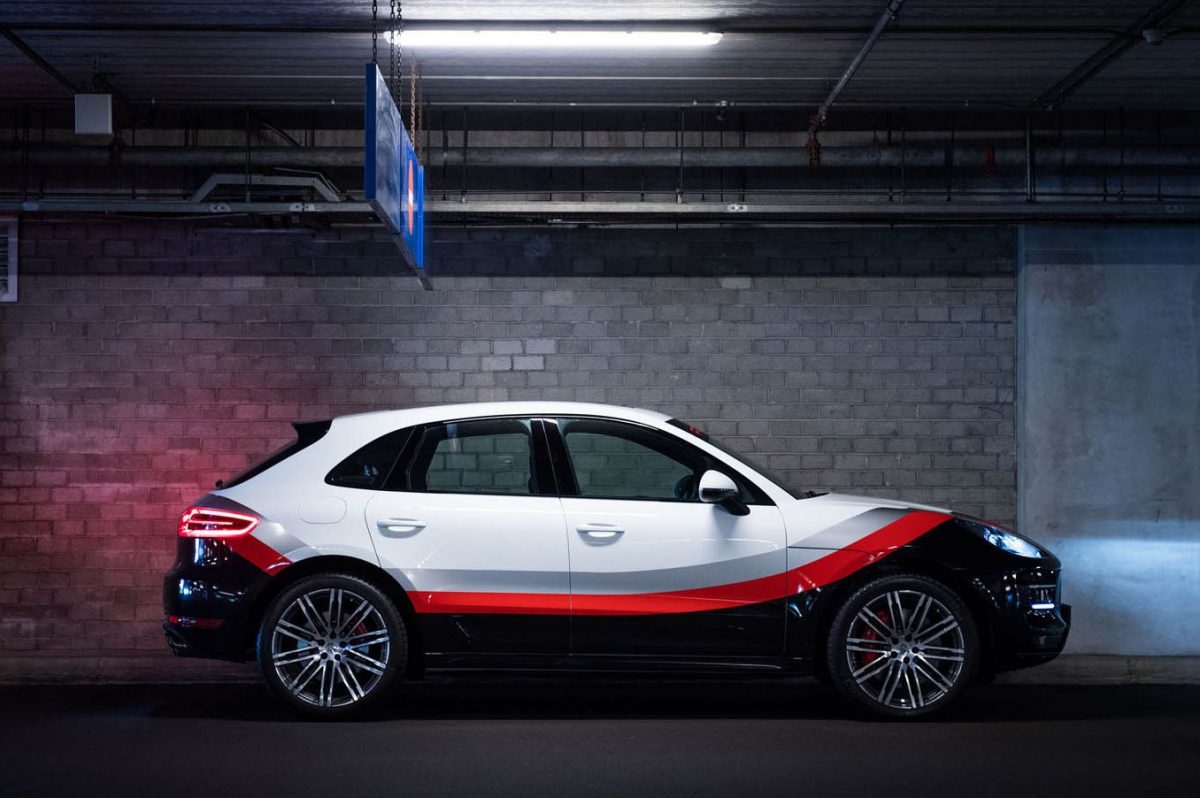 PORSCHE MACAN
