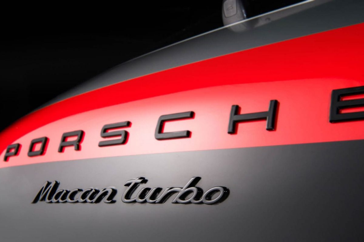 PORSCHE MACAN