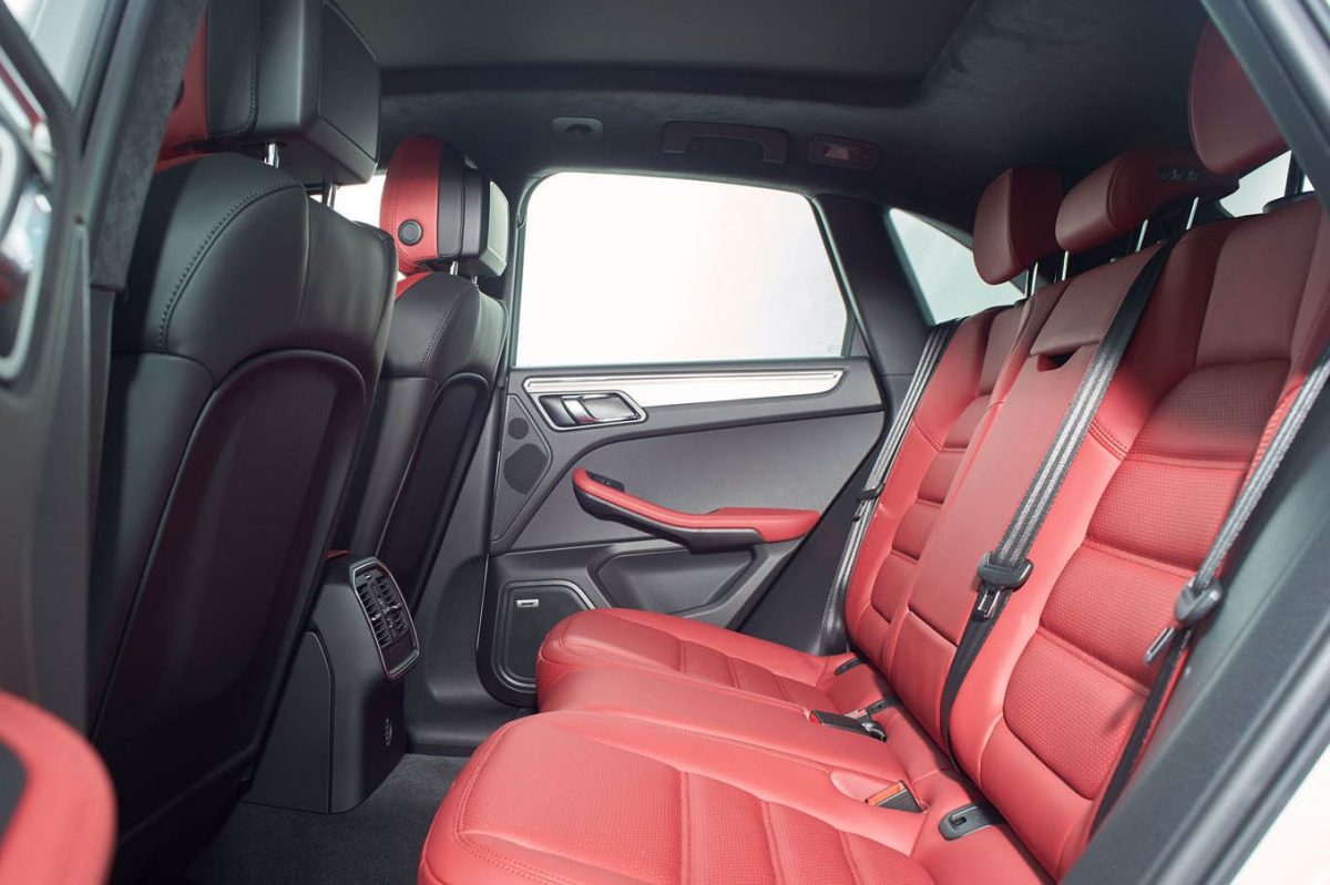 PORSCHE MACAN