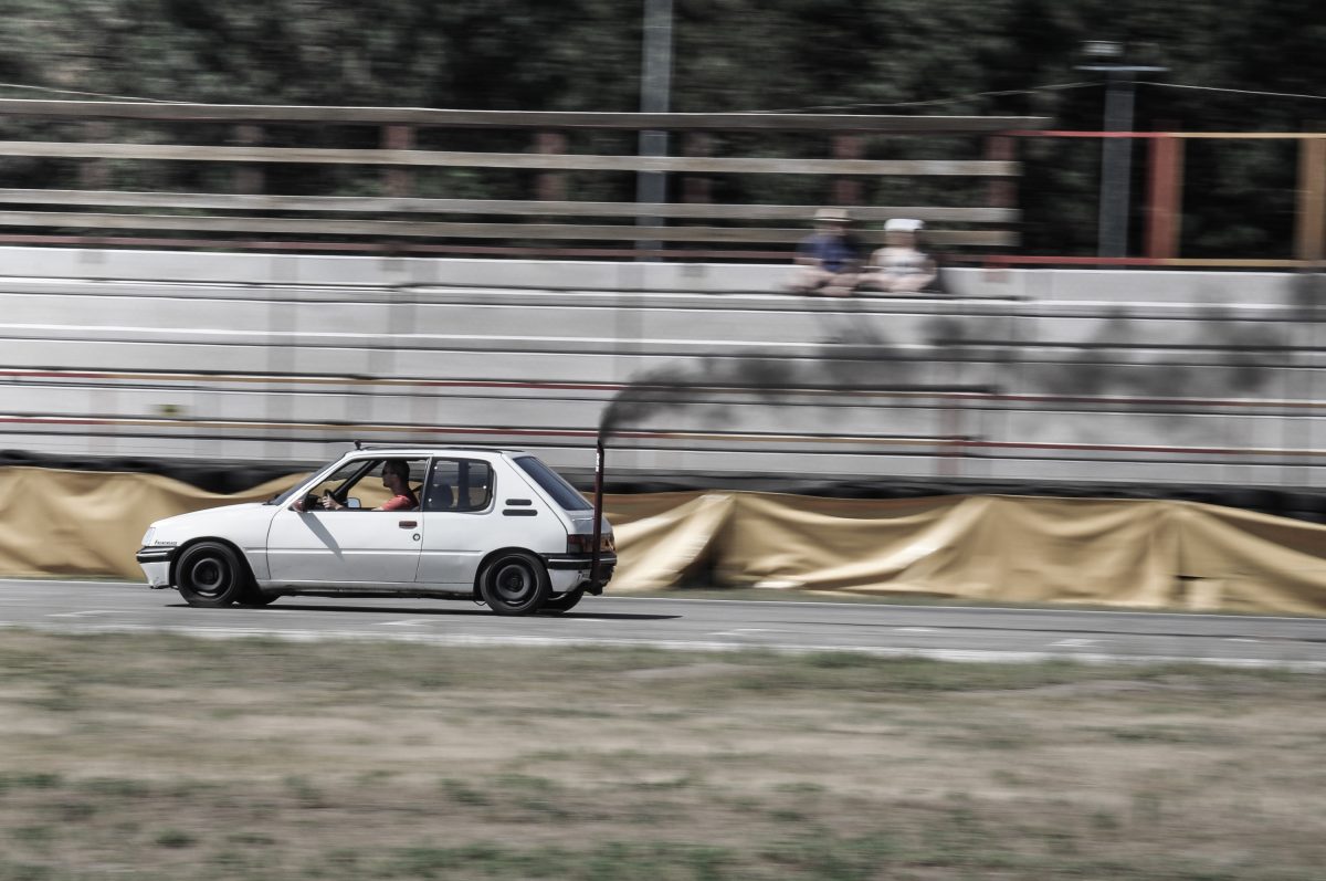 PEUGEOT 205