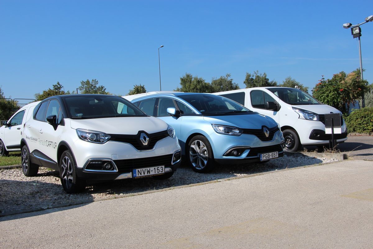 RENAULT