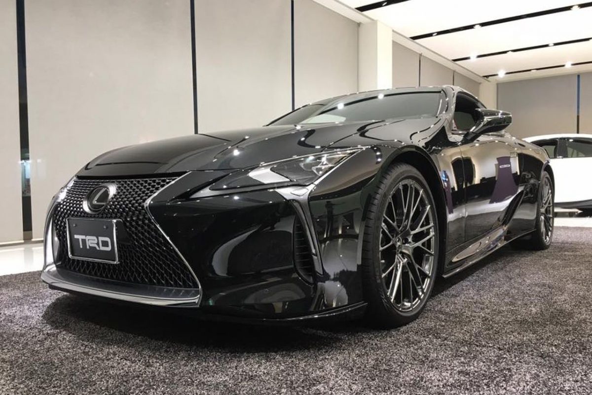 LEXUS