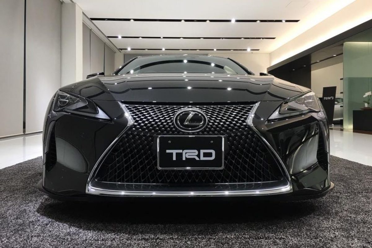 LEXUS