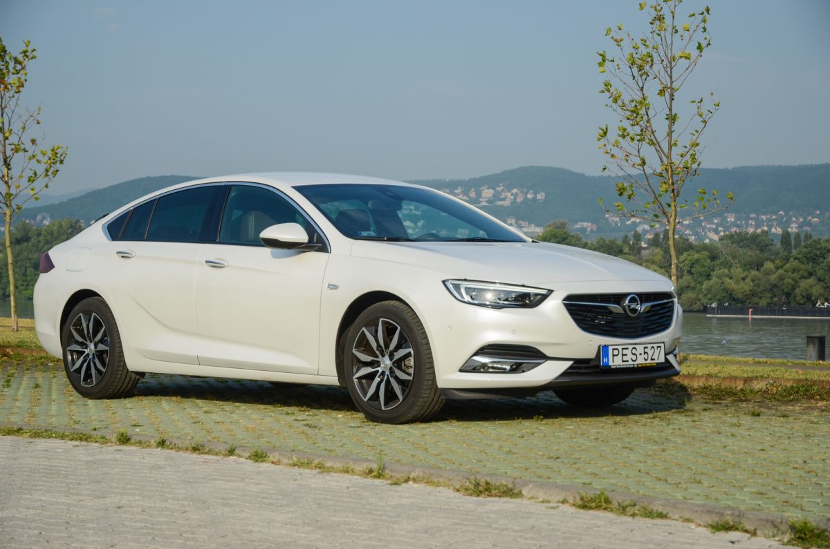 OPEL INSIGNIA