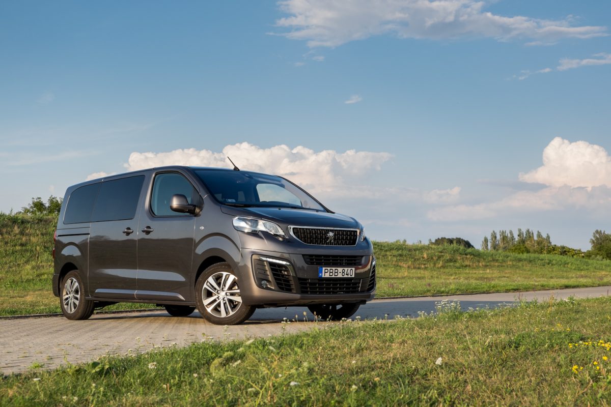 PEUGEOT TRAVELLER