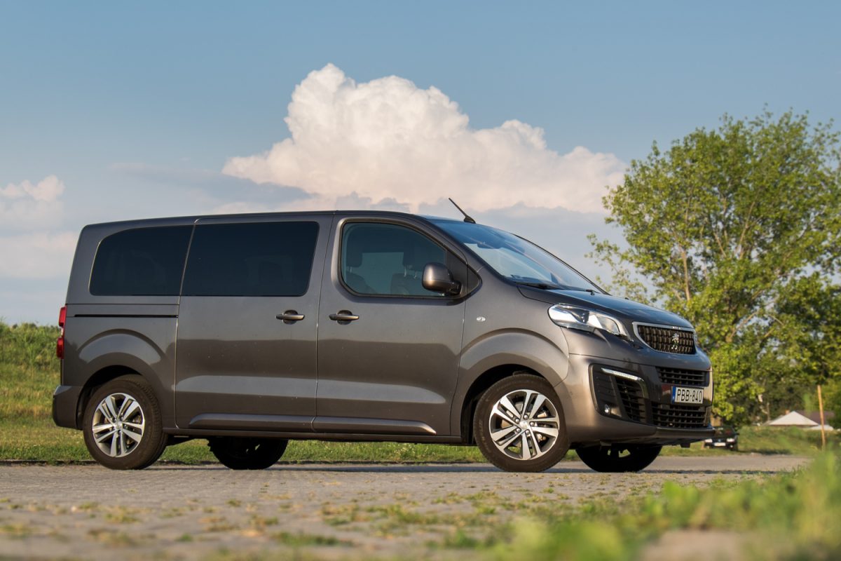 PEUGEOT TRAVELLER