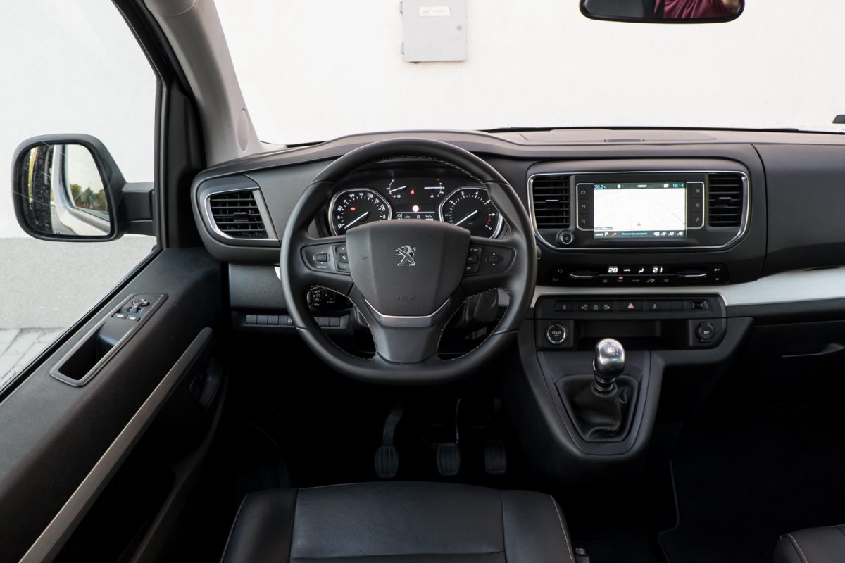 PEUGEOT TRAVELLER