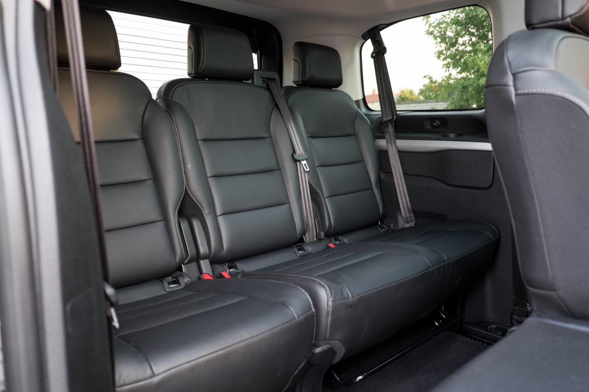 PEUGEOT TRAVELLER
