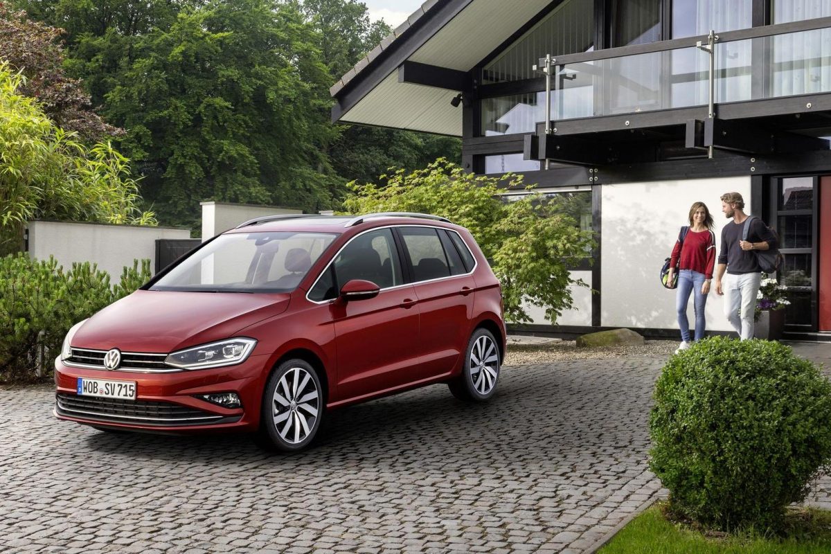 VOLKSWAGEN GOLF SPORTSVAN