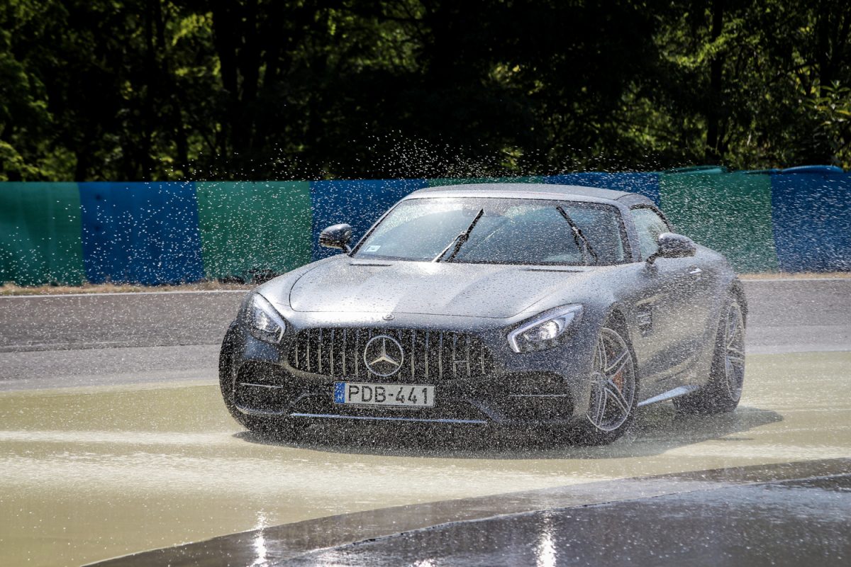 MERCEDES-AMG GT