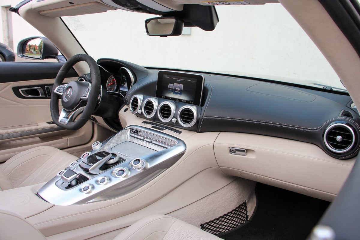 MERCEDES-AMG GT