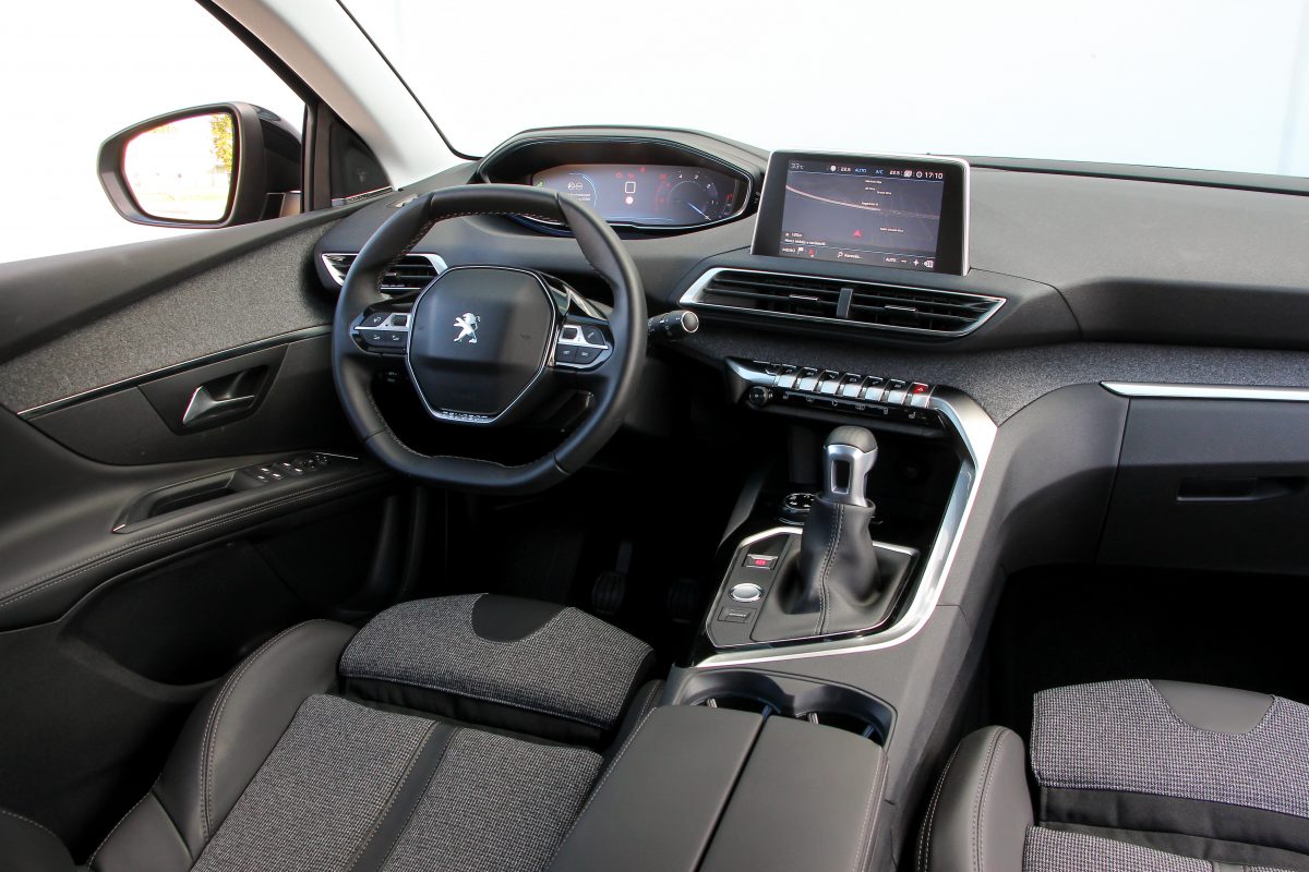 PEUGEOT 5008