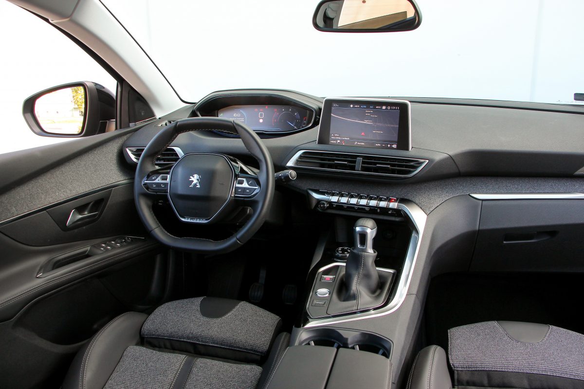PEUGEOT 5008