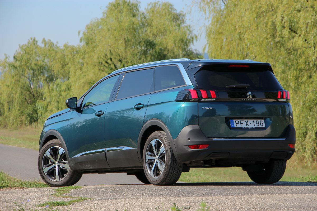 PEUGEOT 5008