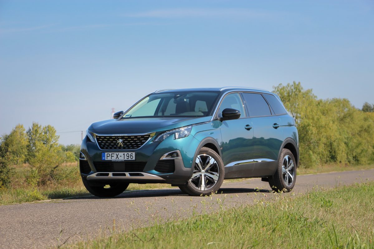 PEUGEOT 5008