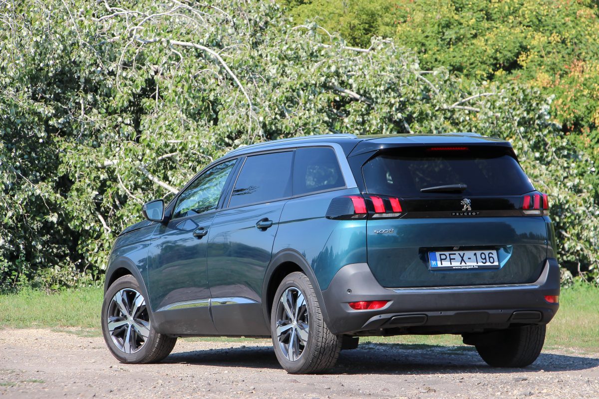 PEUGEOT 5008