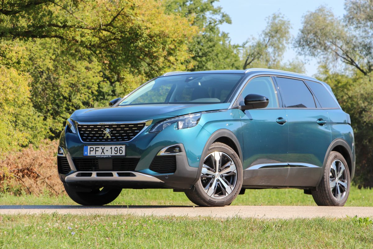 PEUGEOT 5008