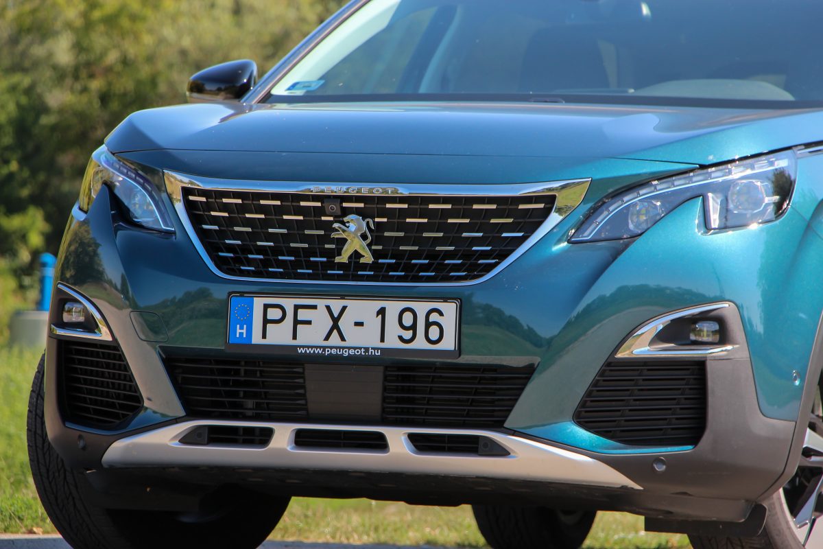 PEUGEOT 5008