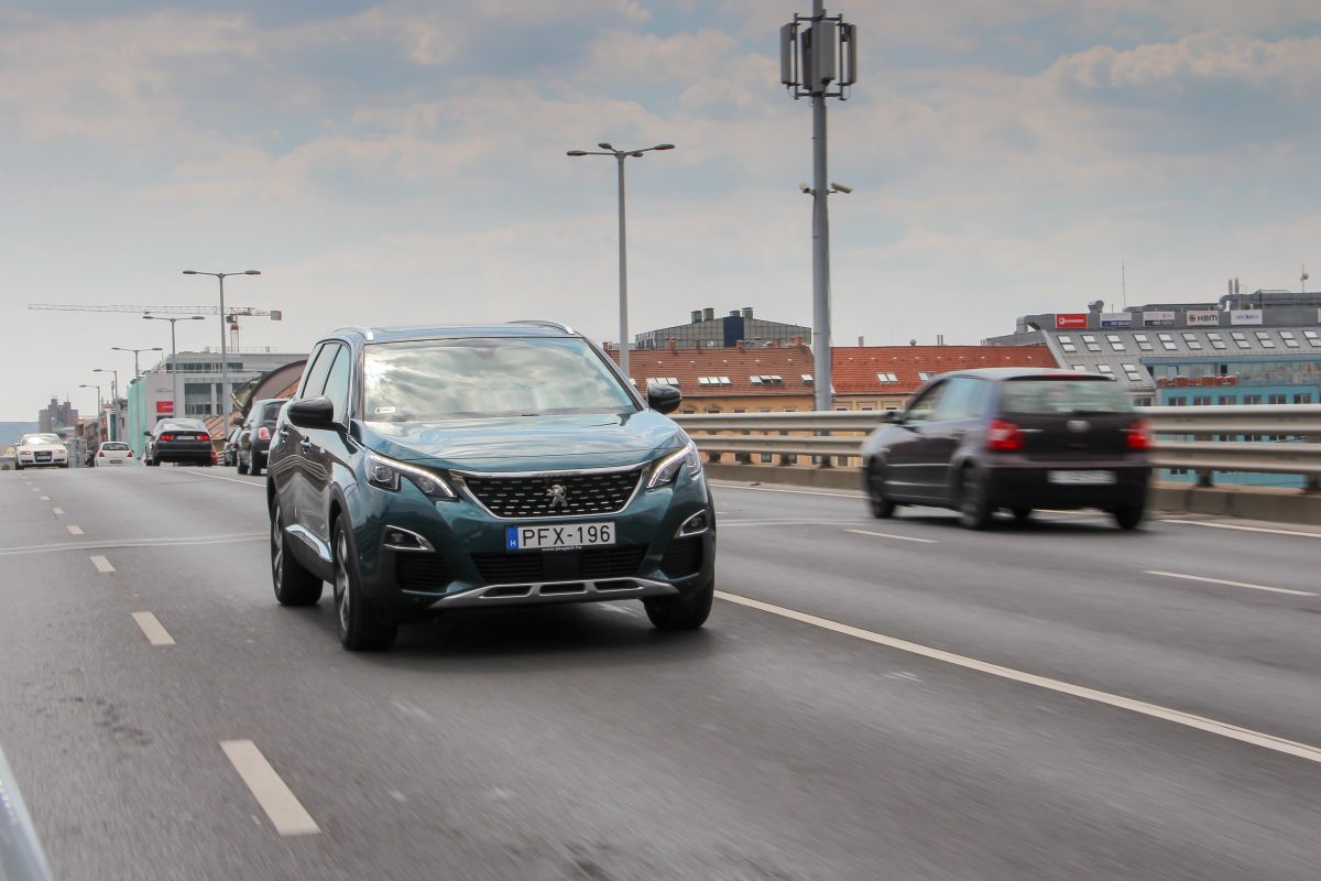 PEUGEOT 5008
