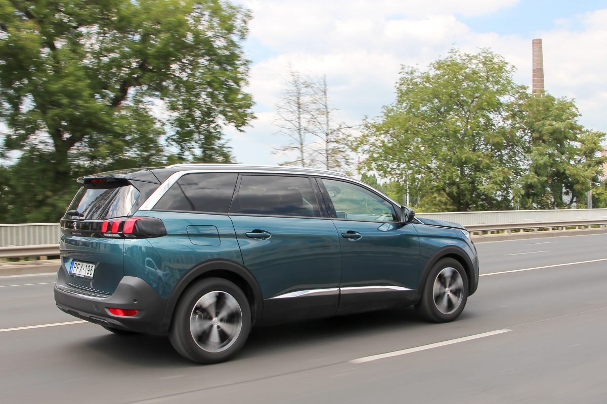 PEUGEOT 5008