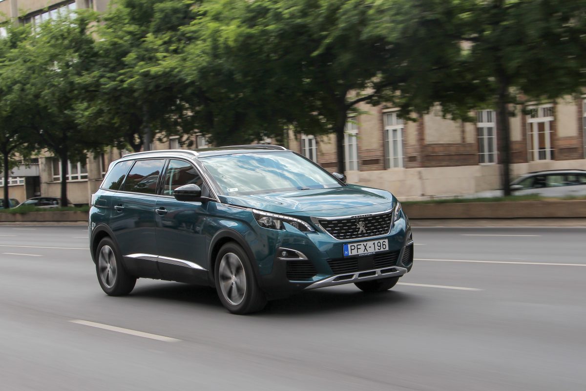 PEUGEOT 5008