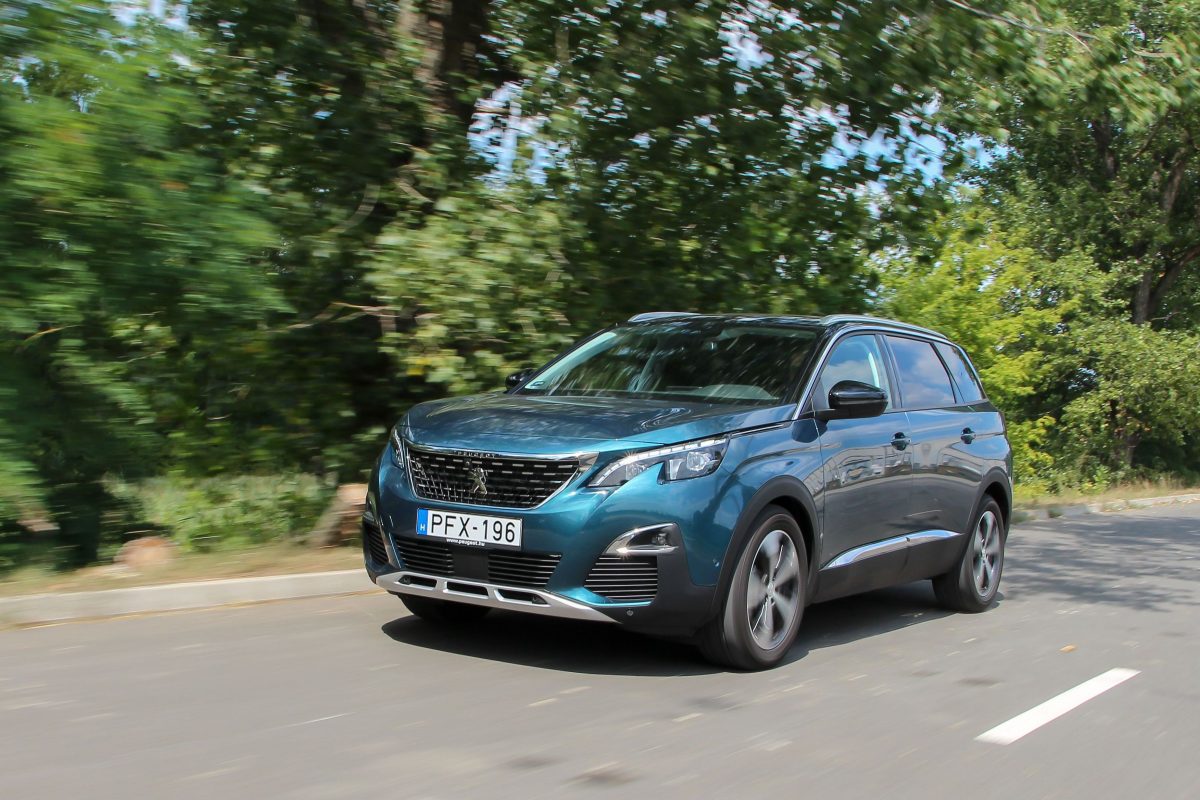 PEUGEOT 5008