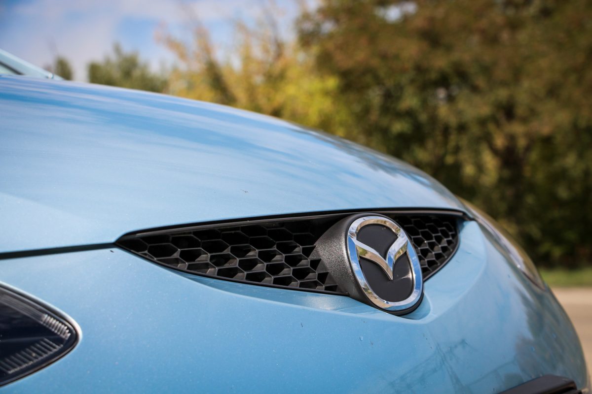 MAZDA 2